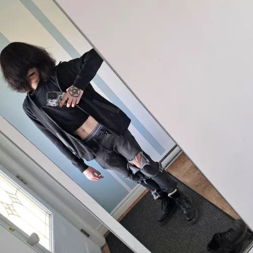 Damn I look EDGY today 💀