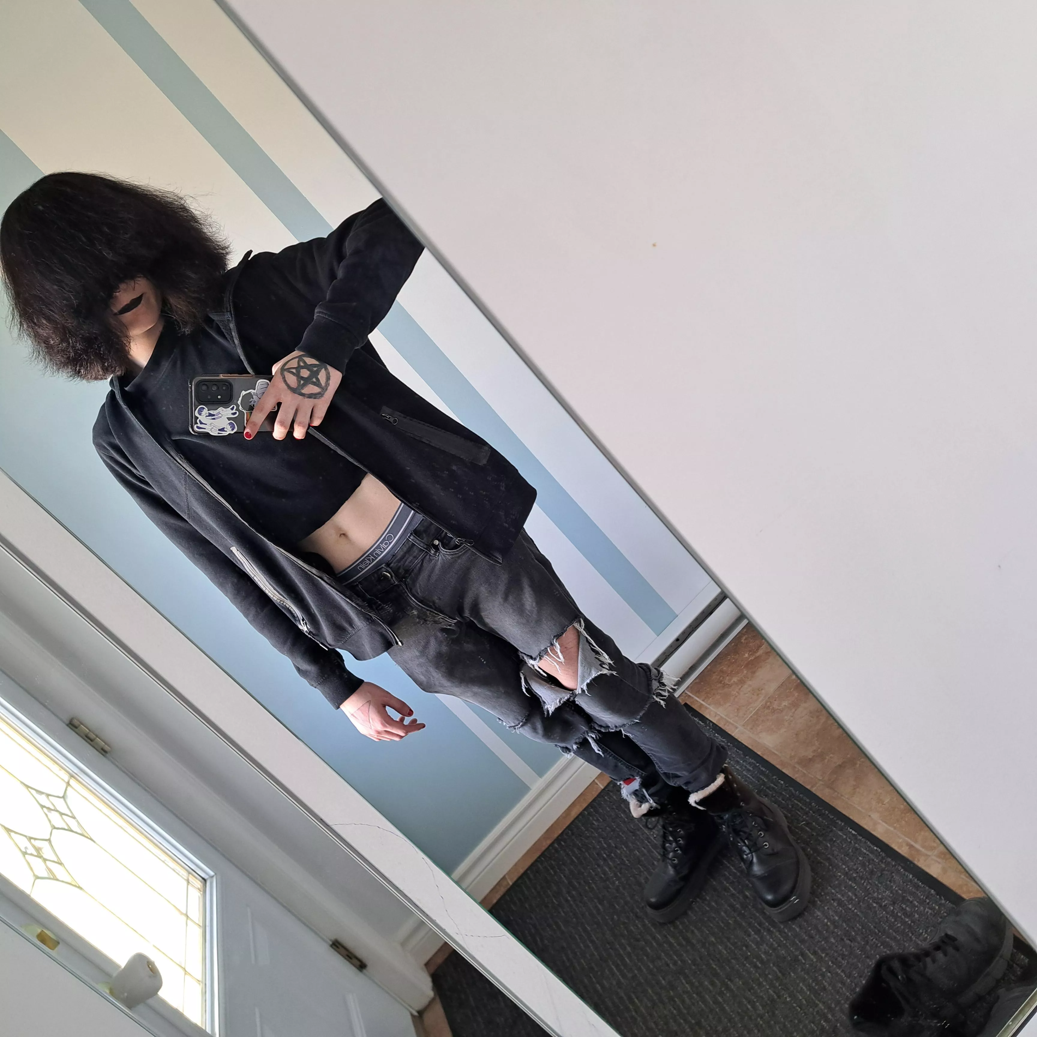 Damn I look EDGY today 💀