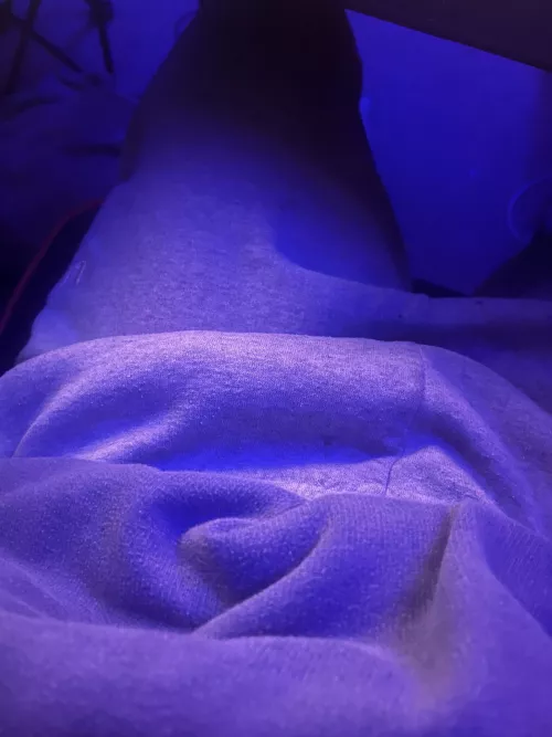 Dickprint szn? Grey sweats always help…