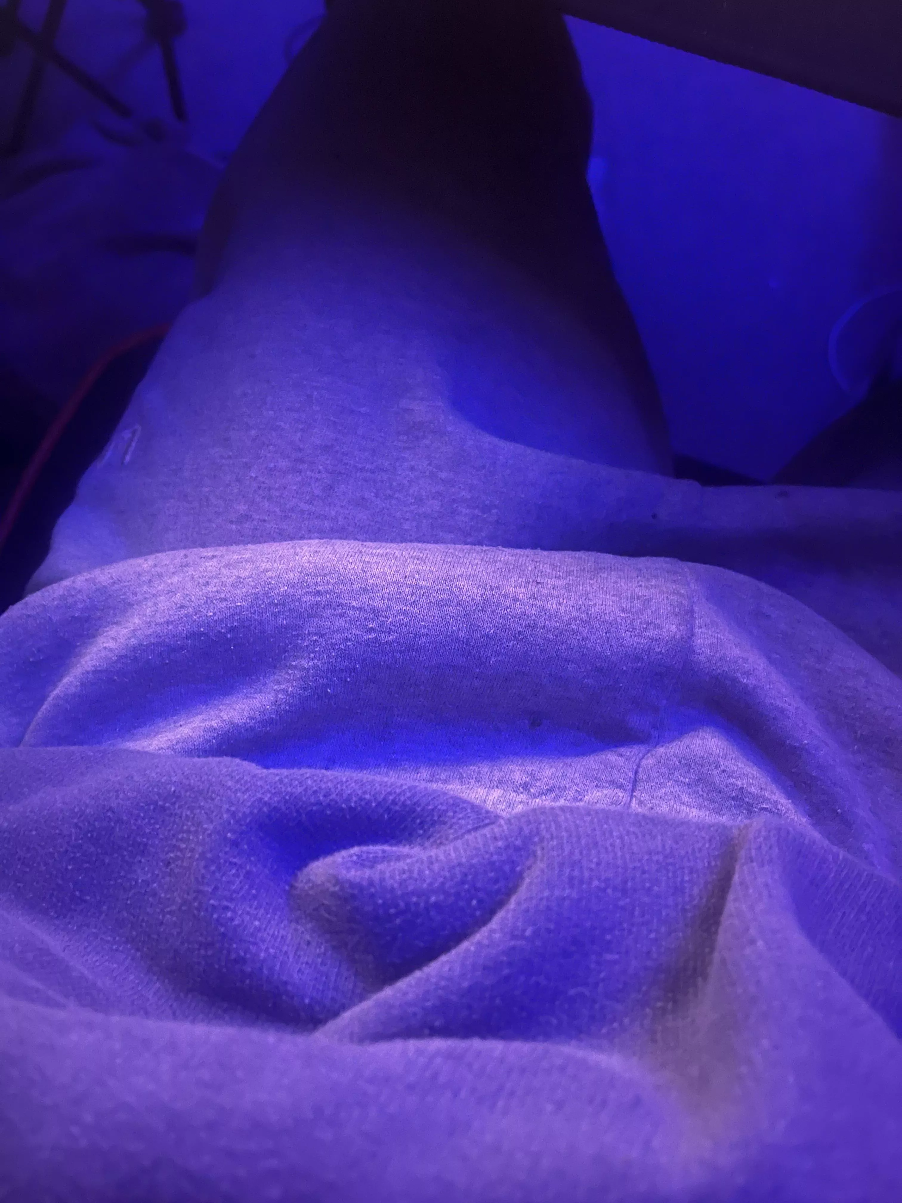 Dickprint szn? Grey sweats always help…