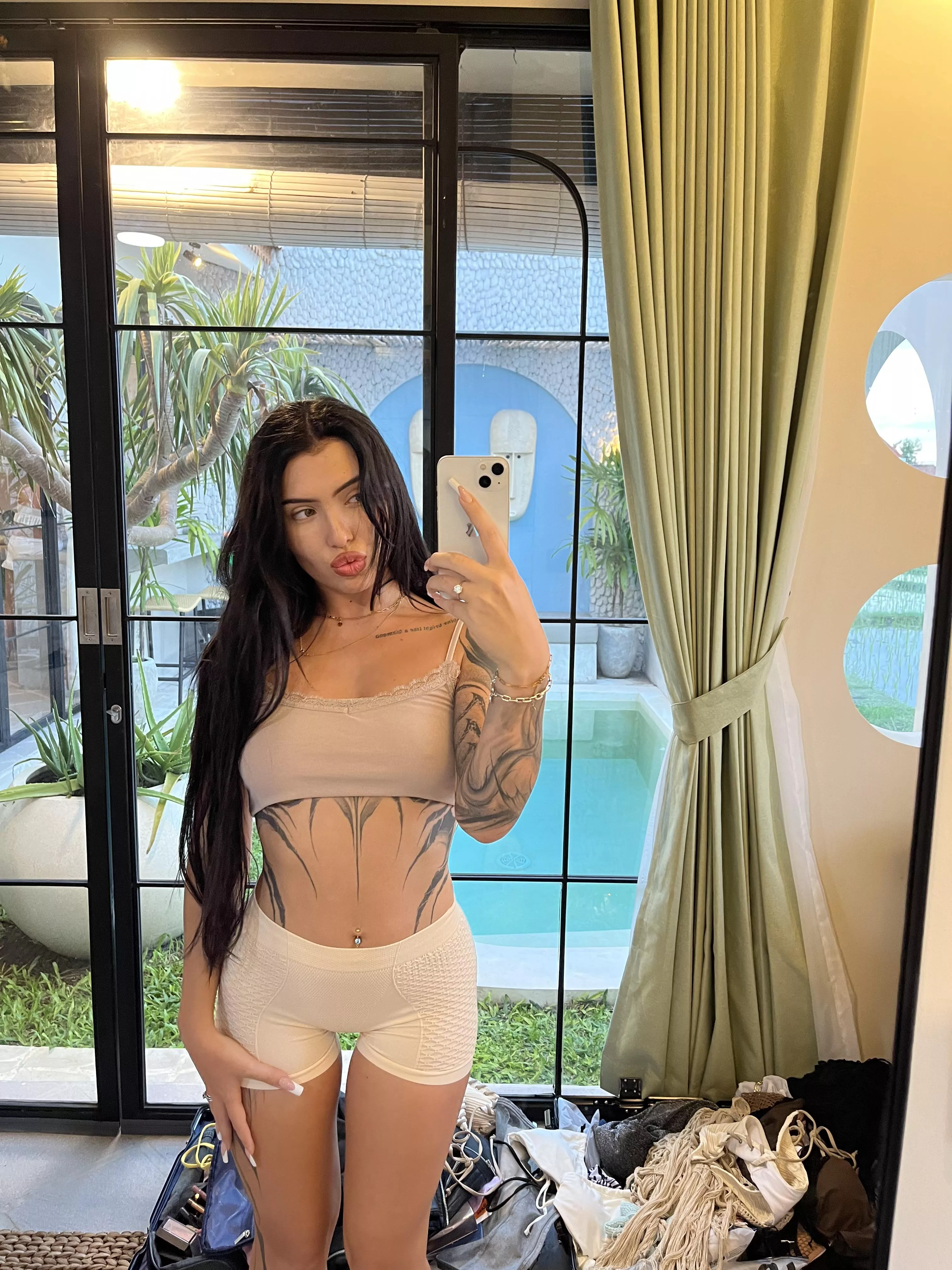 Do I look cute in here?