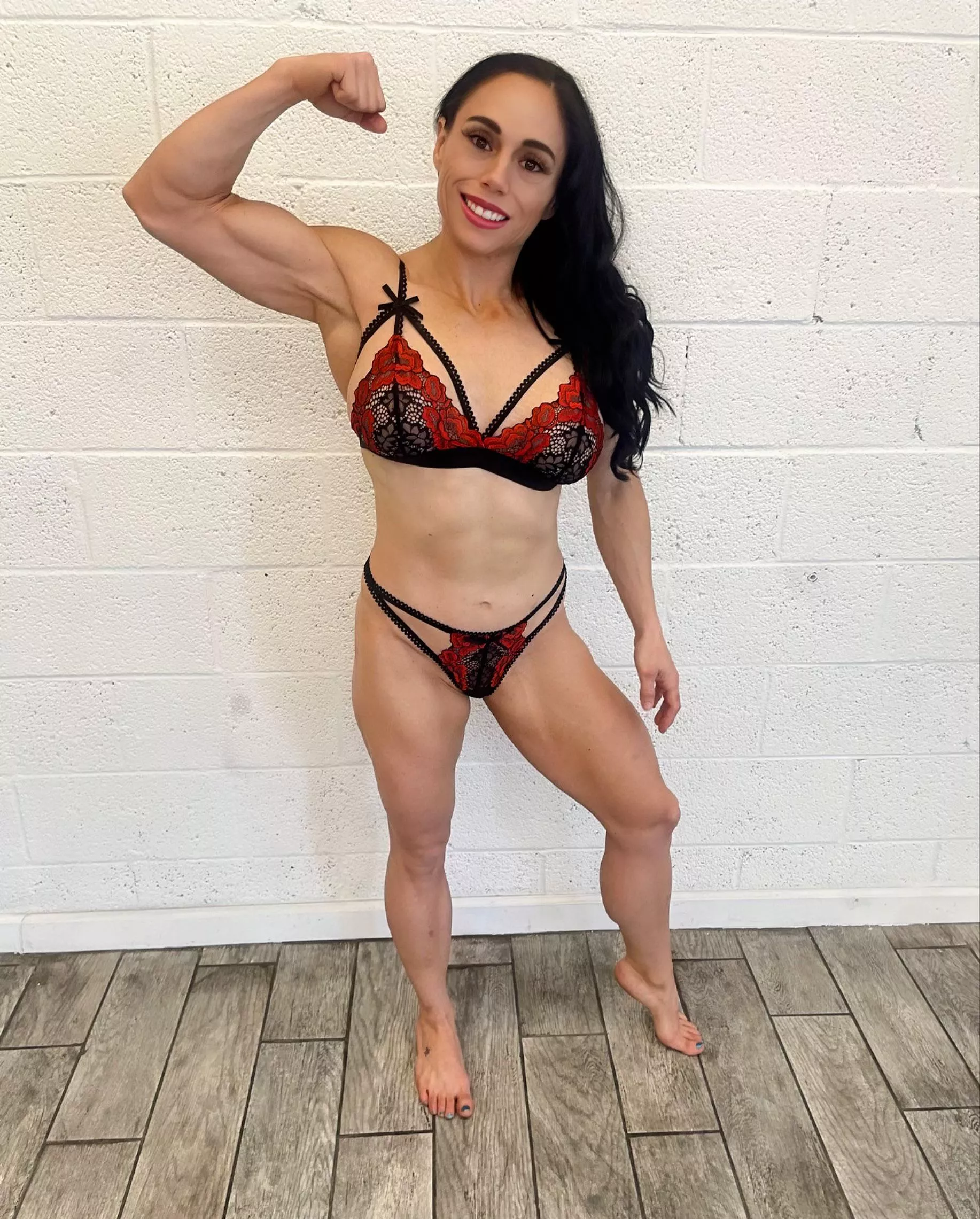 Do you like girls with muscle?