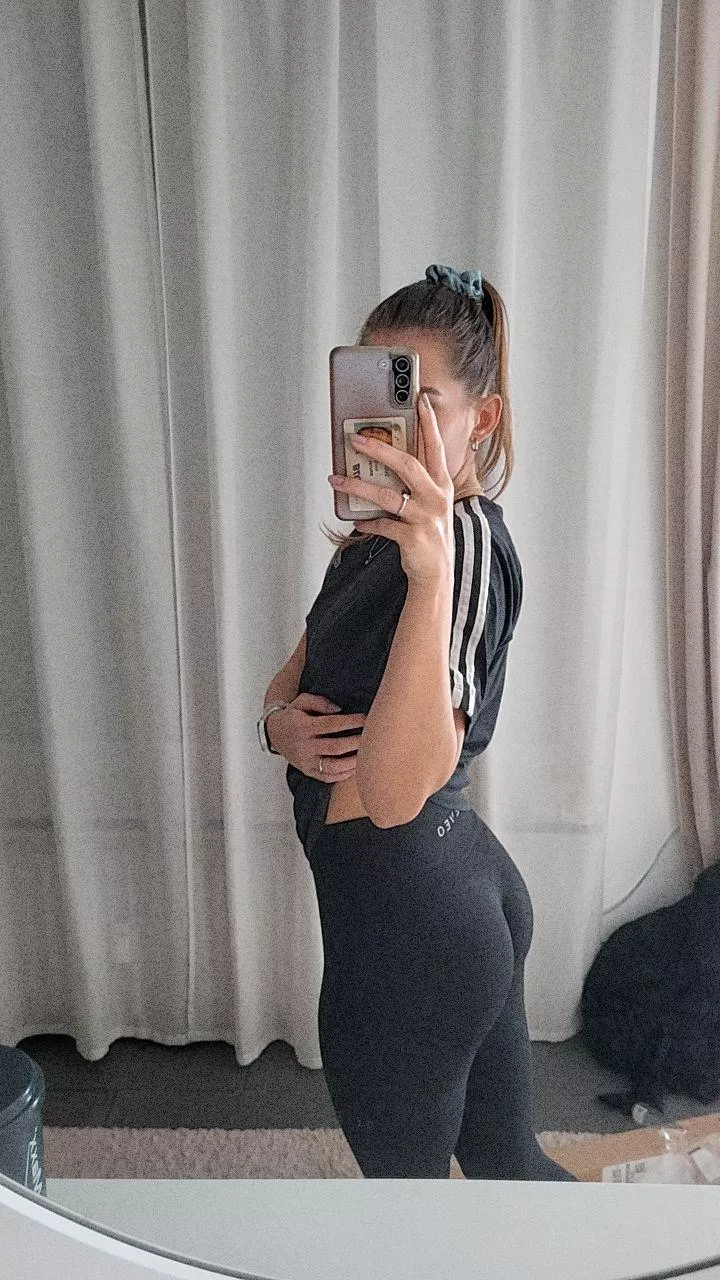 Excuse me while is distrack you for a second