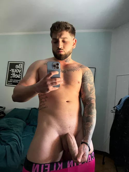 First 3 words that comes to your mind? 👇