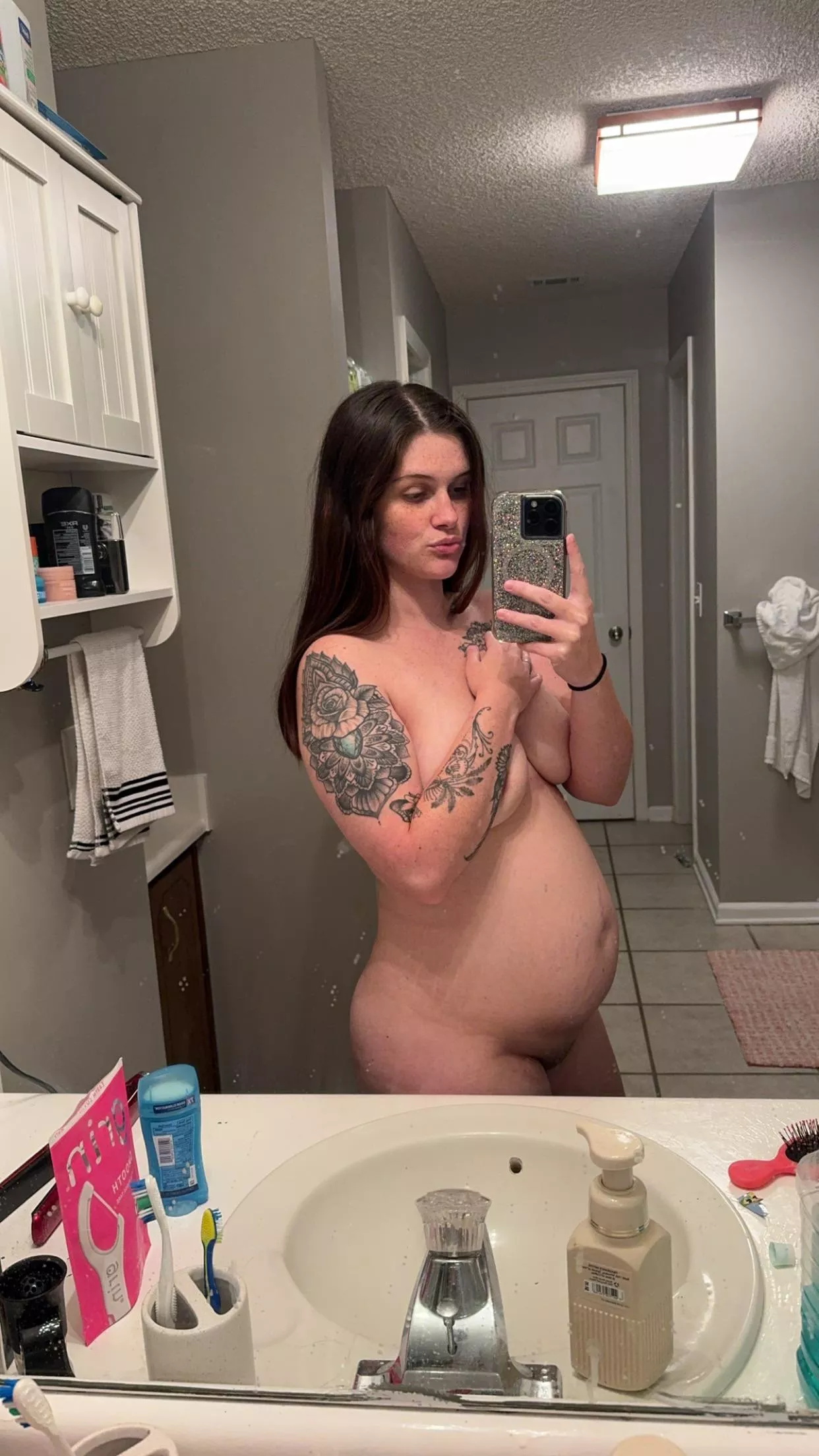 First time posting here 🥺                Would you fuck a pregnant milf?