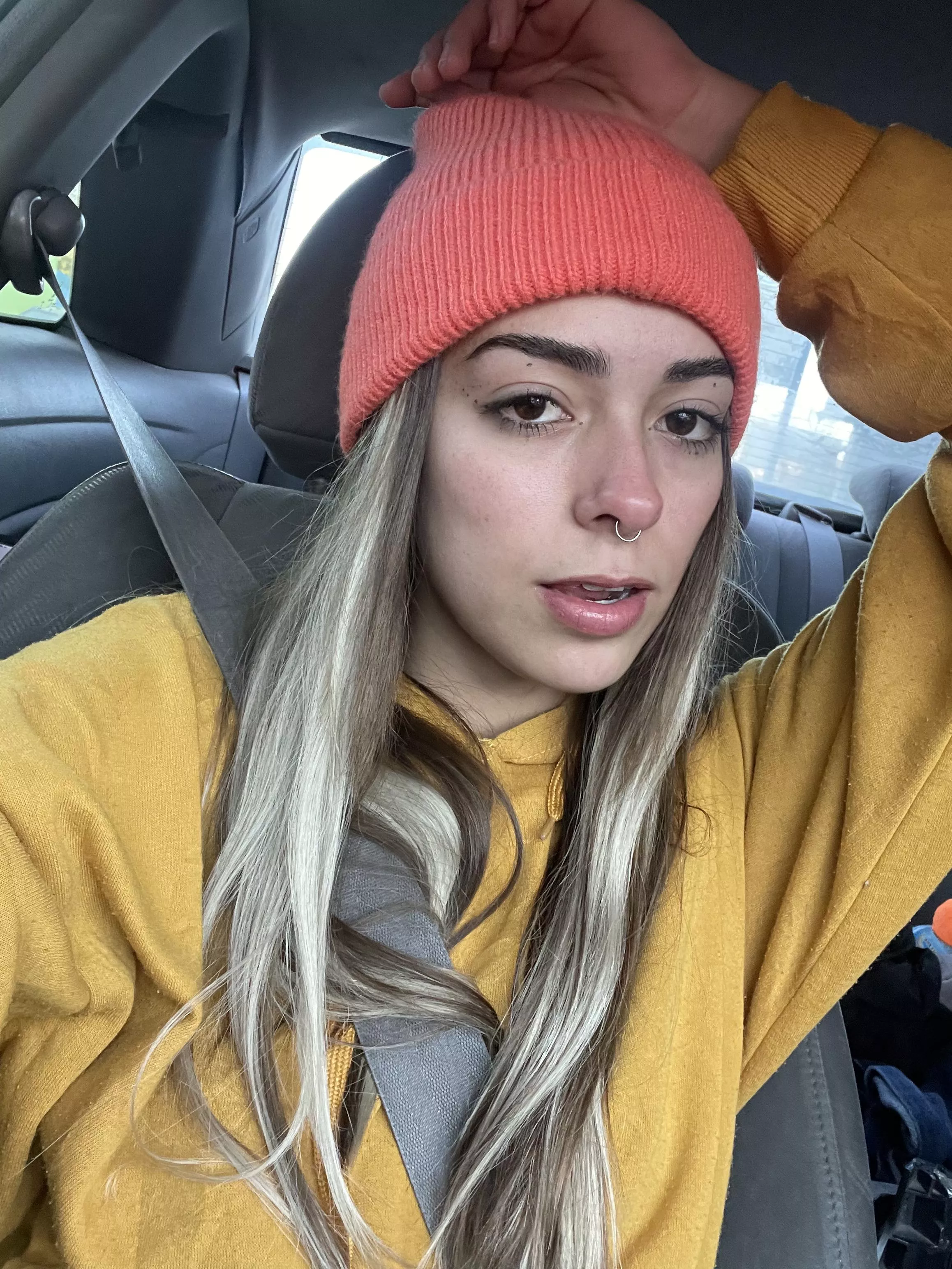 follow @anelchacon on instagram