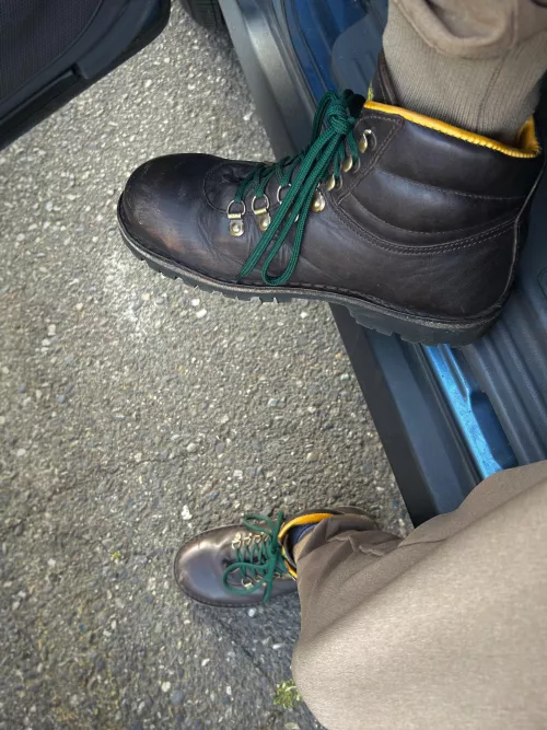 gotta love boots that don't squeeze your toes