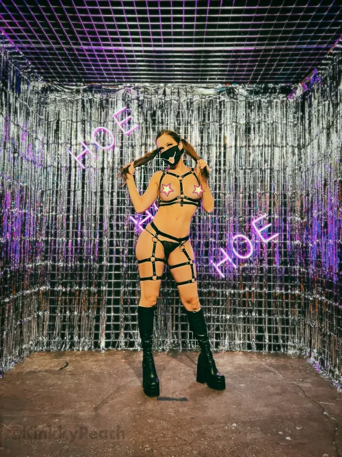 Having the best time at my favourite BDSM party