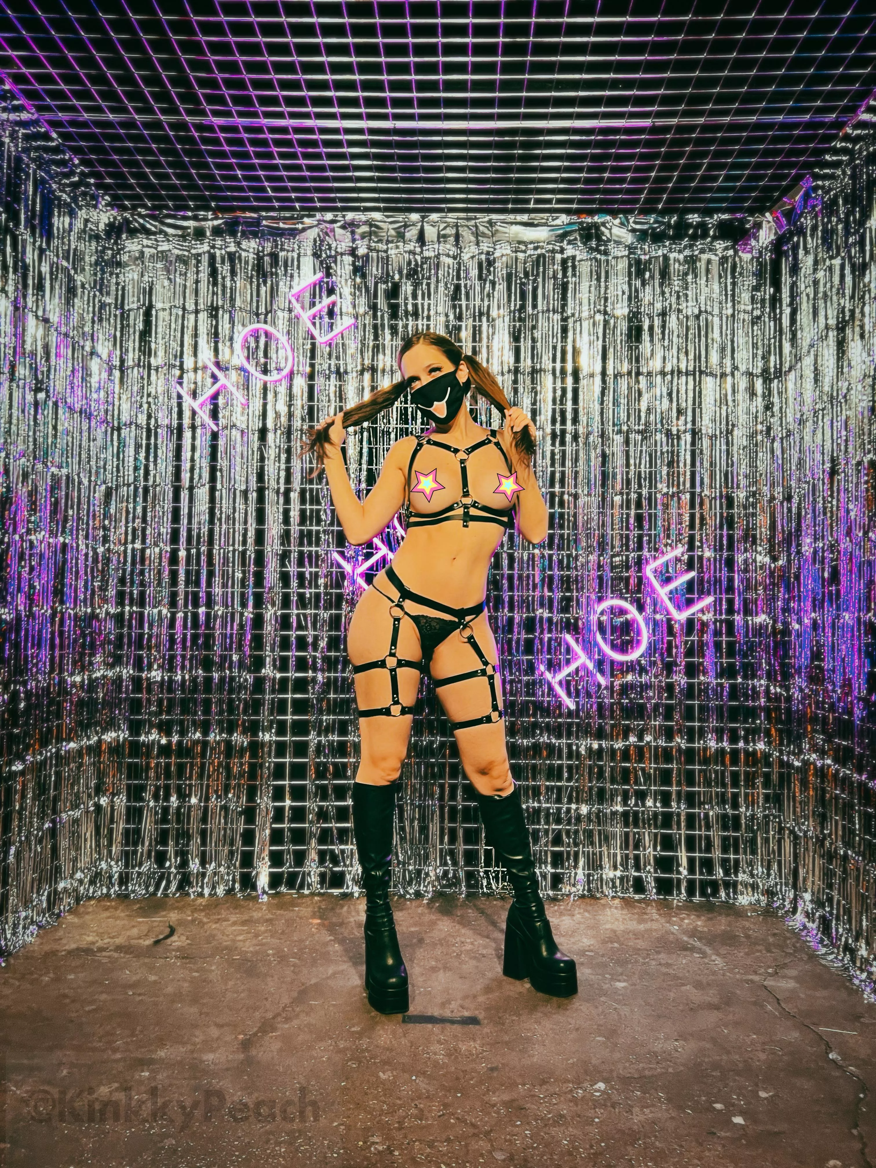 Having the best time at my favourite BDSM party