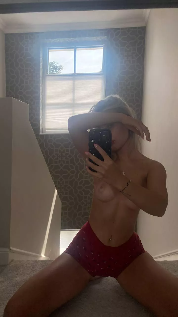 Hi baby, I thought i'd bring your lunch to work today.