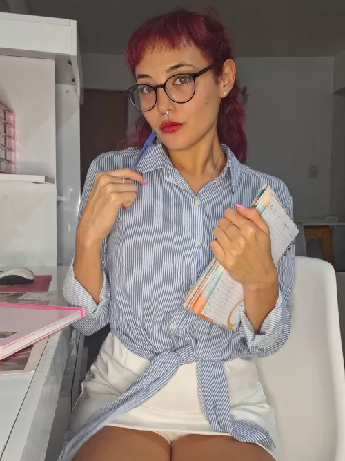 Hi, I'm Naia, today I'll be your horny secretary