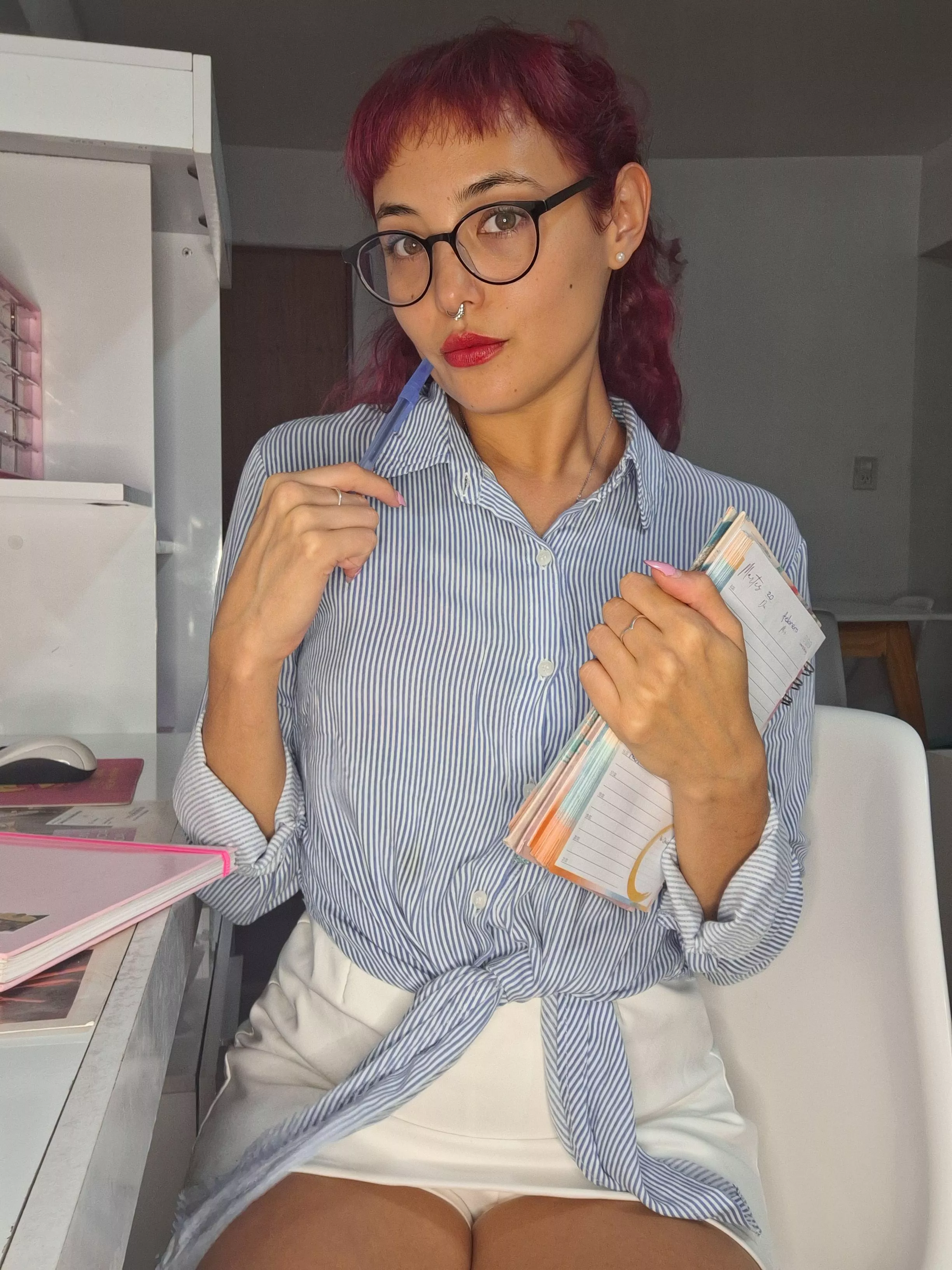 Hi, I'm Naia, today I'll be your horny secretary
