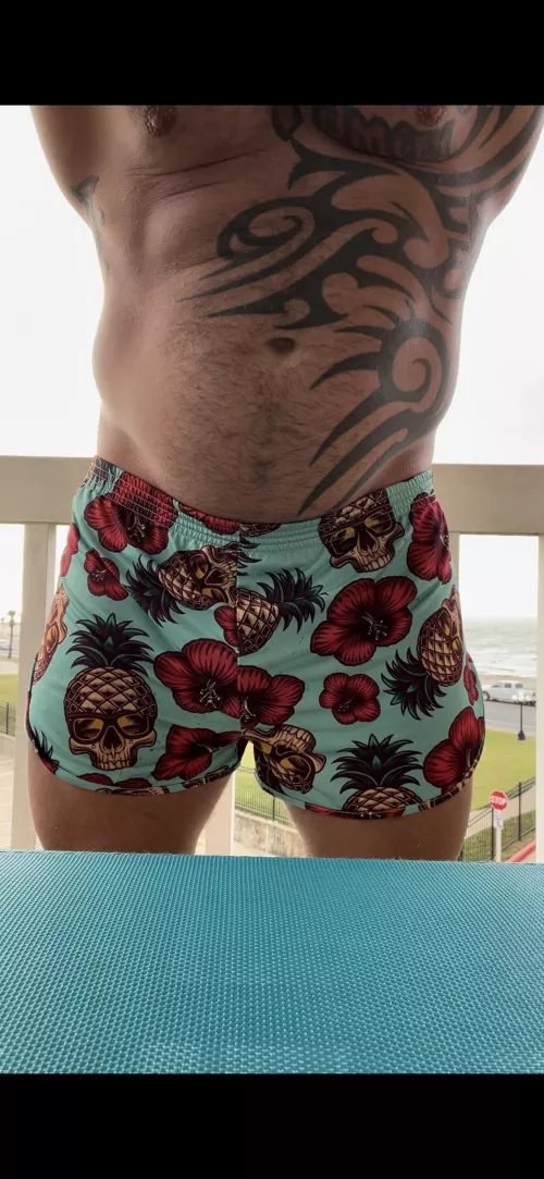 Hoochie daddy shorts