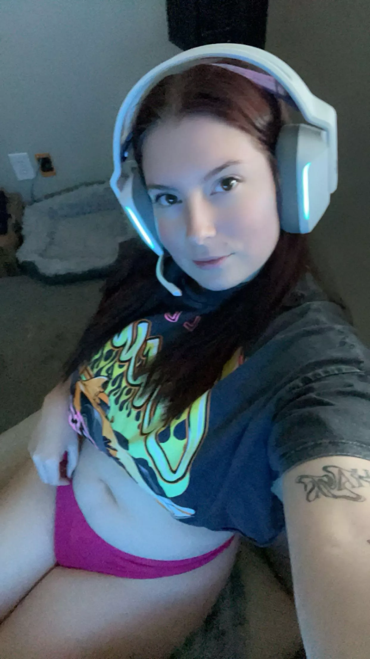 How would you keep me distracted while playing?