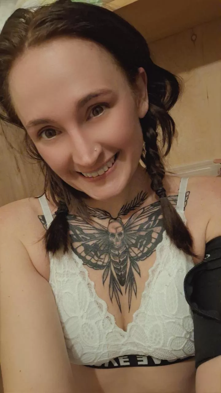 I can't sleep, will you come cuddle me