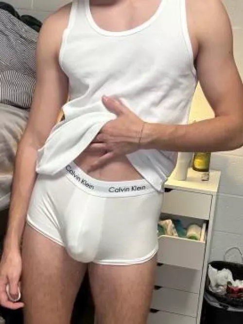 in my friends dorm room m18