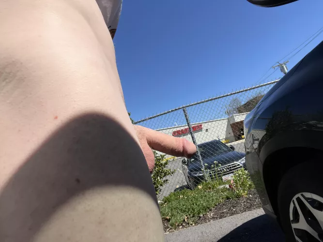 In the cannabis parking lot. Would you come up to me? 😉😏