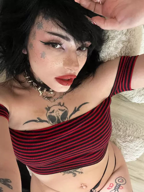 is maroon my colour?