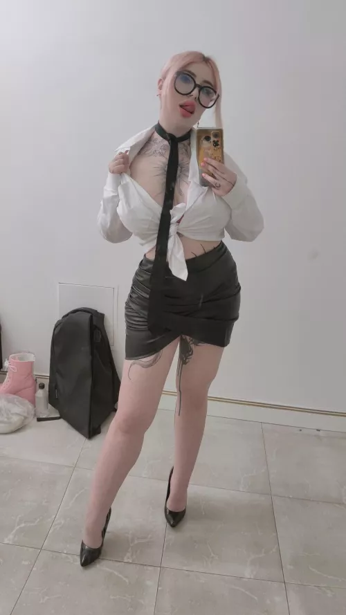 Is this outfit appropriate enough for a meeting with the head teacher?