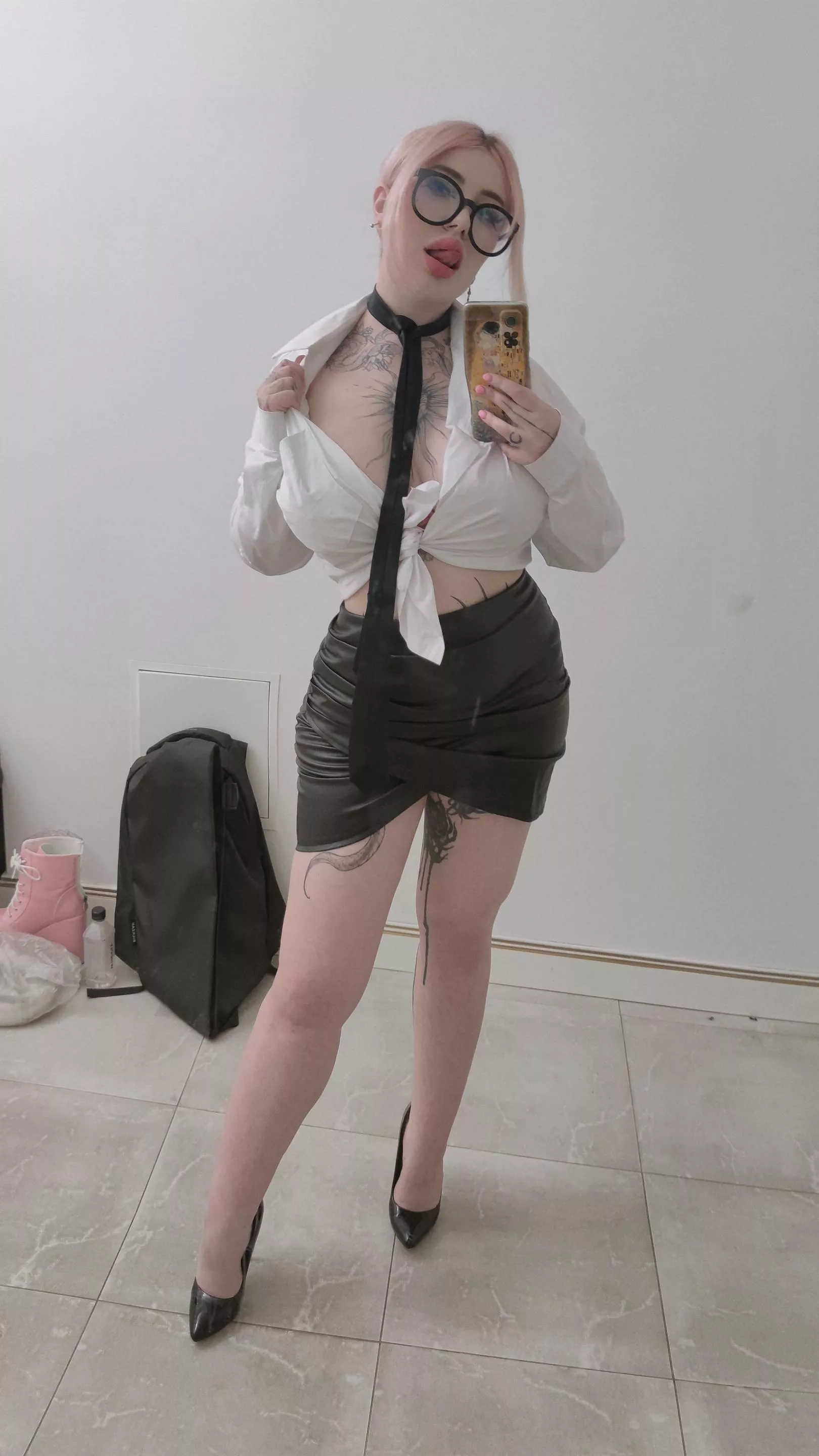 Is this outfit appropriate enough for a meeting with the head teacher?