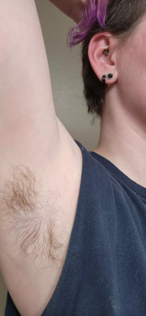 Just got home from work and I'm all sweaty who wants a sniff?