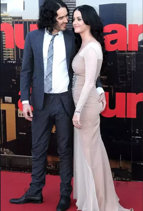 Katy perry's butt squeezed