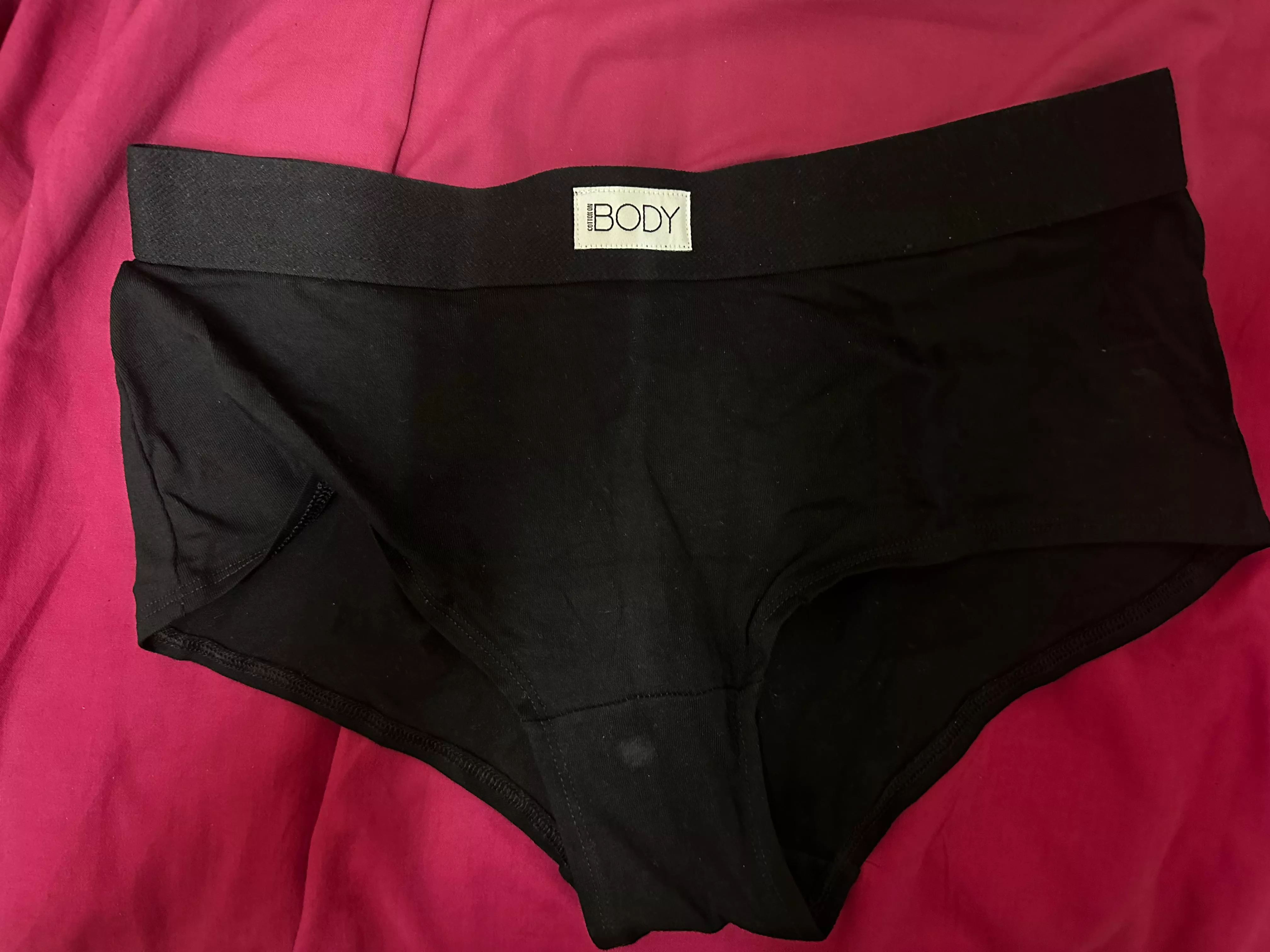 Love licking, sniffing and jerking off in my aunt’s panties 