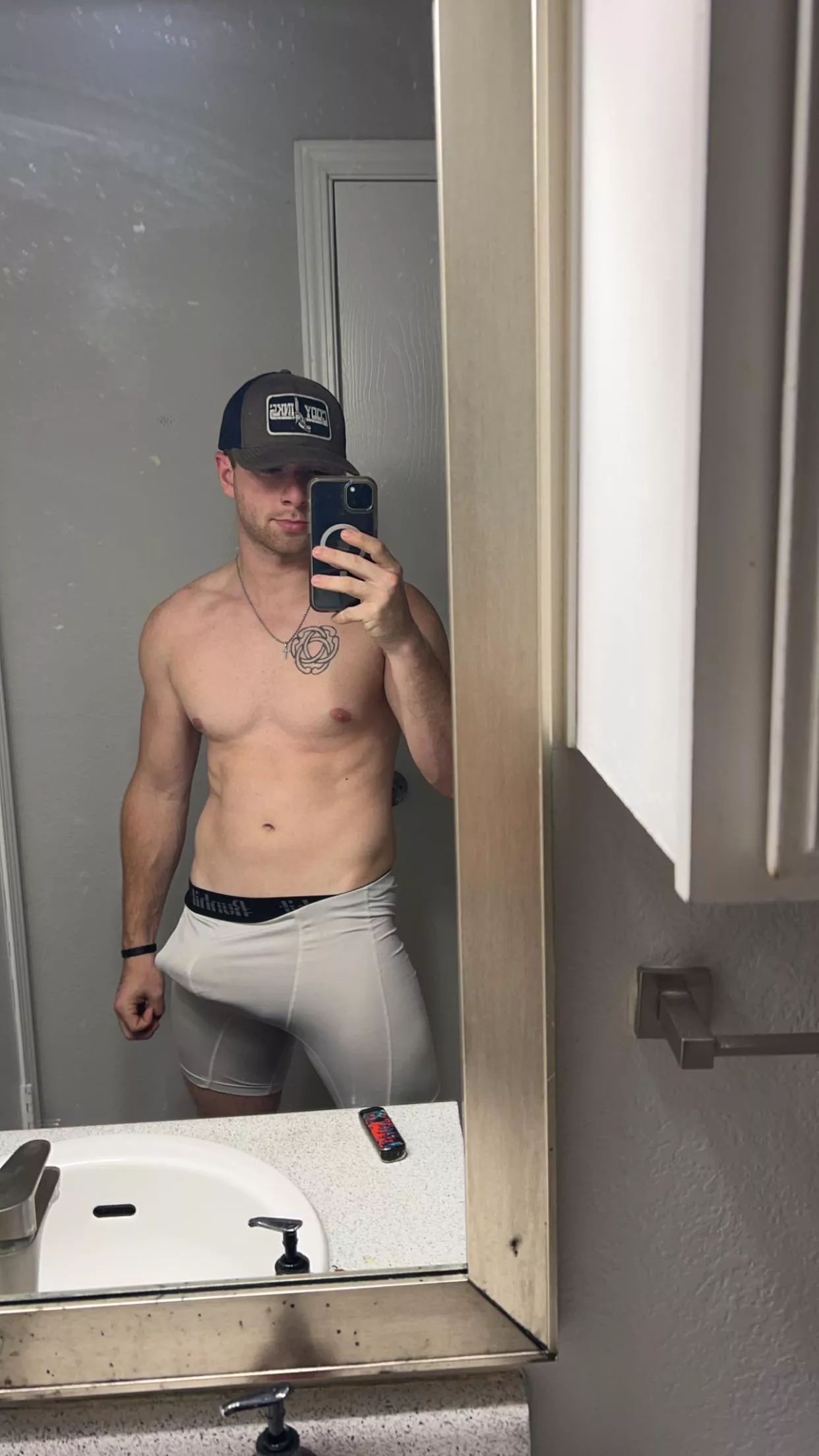 My Texas cock is throbbing again 😩hmu👅