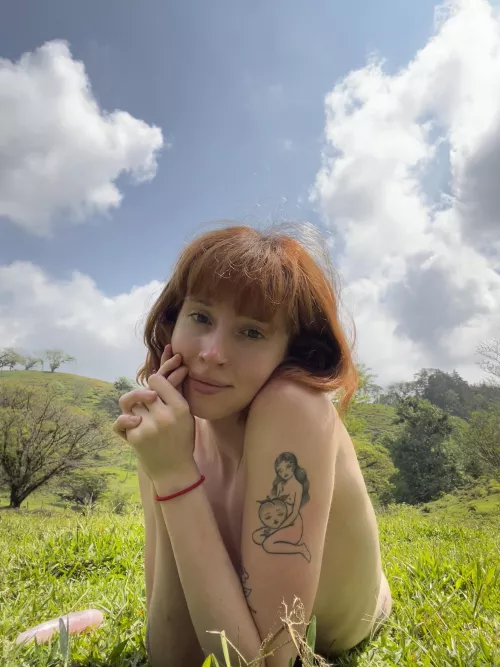 No clothes allowed on the farm 🙉