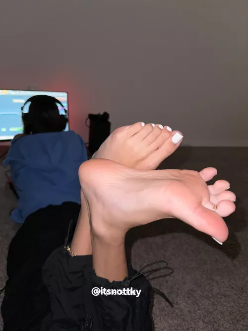 Part 2…. Worship me.. 😈👣