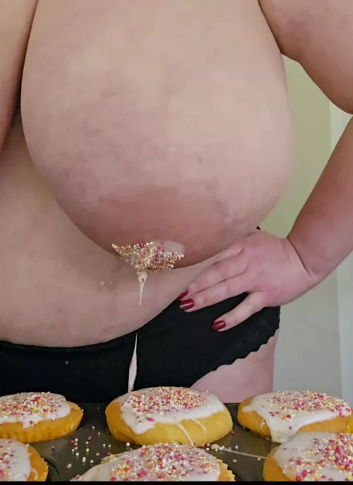 Pick a treat - cake or tit