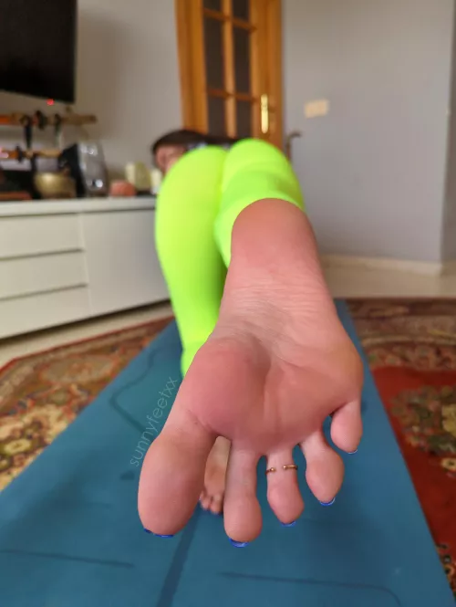 POV You're behind me in Yoga class and I tease you the whole time