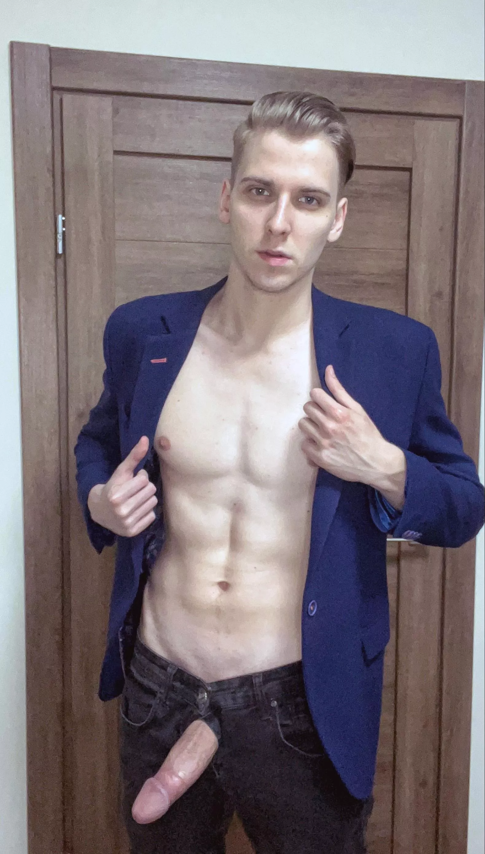 say yes if you want to see more nudes 😏