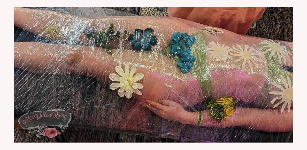 She made such a pegfect vase 🌼