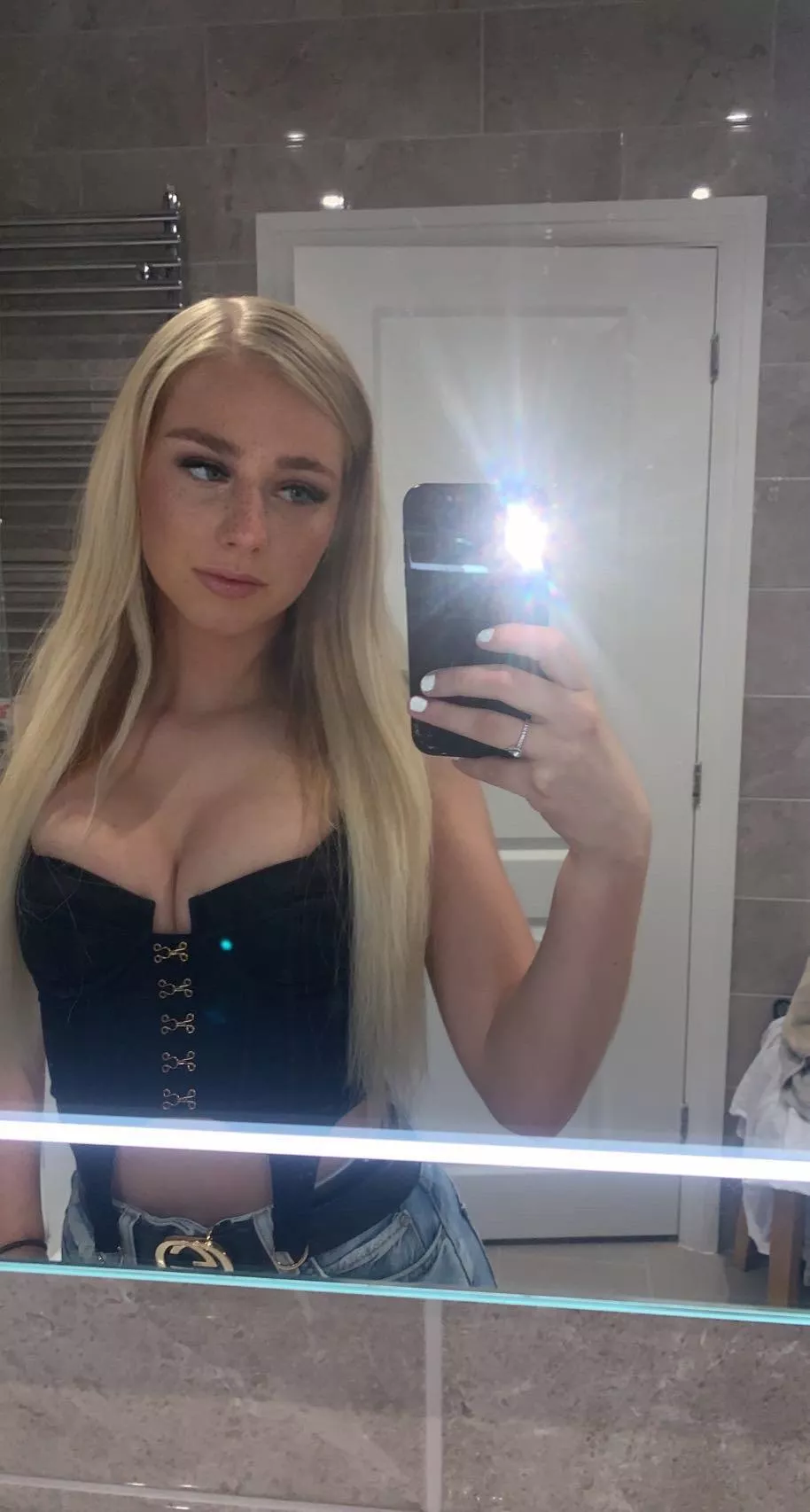 Should I wear this kind of crop top without a bra?