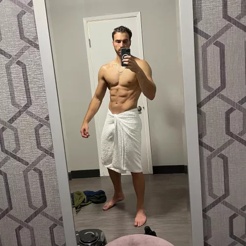 Someone say hello? Bored 😴