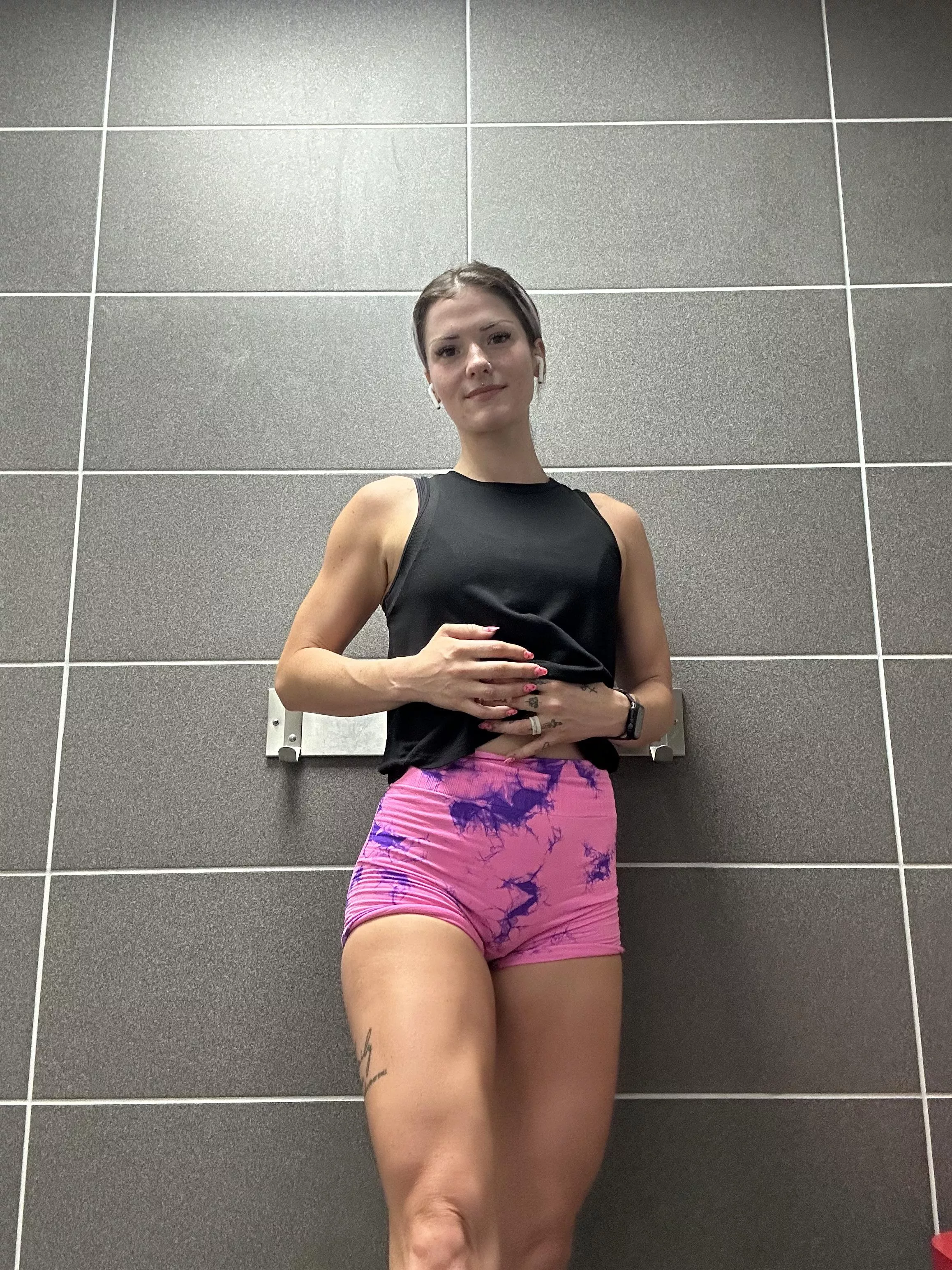 The lighting in the gym changing room is so much better than the stores