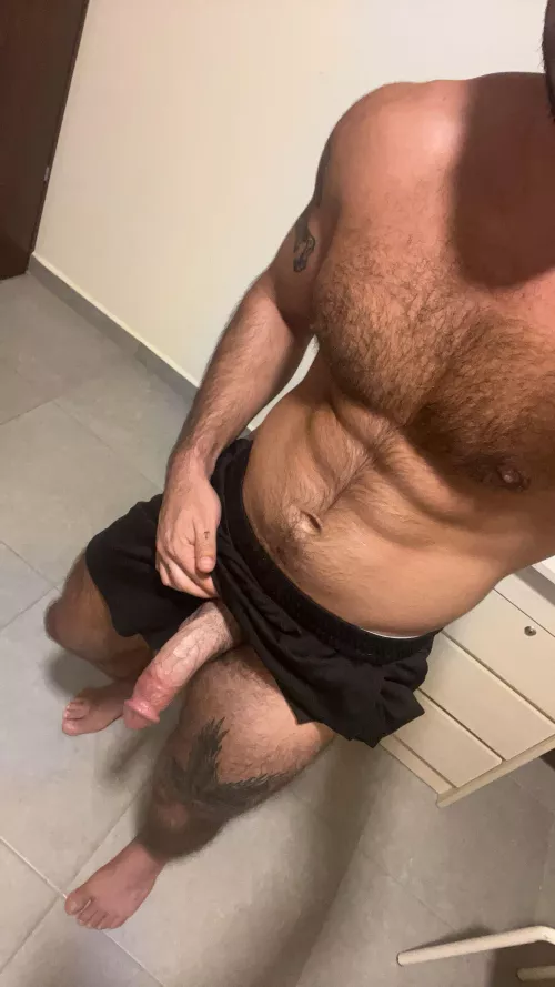 Thick and heavy.. grab it and make it harder