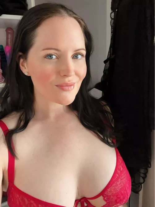 This bra is to cute to cover up. 39f 