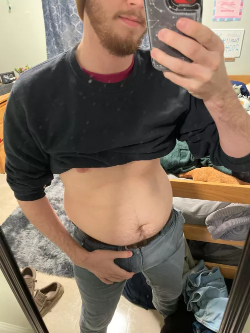 This college ex jock needs to be taught a lesson in self control… he seems to like his growth dms are always open 