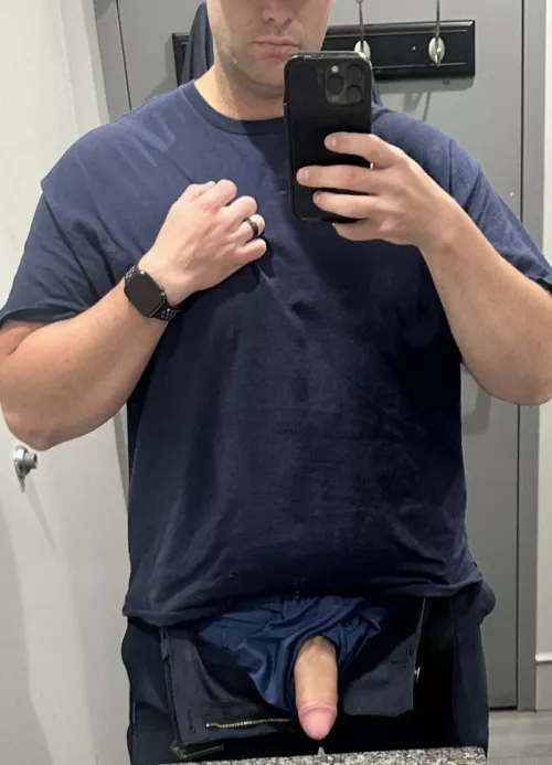 This shirt hides my dadbod 