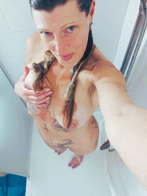 Wanna wash my tits ? :p