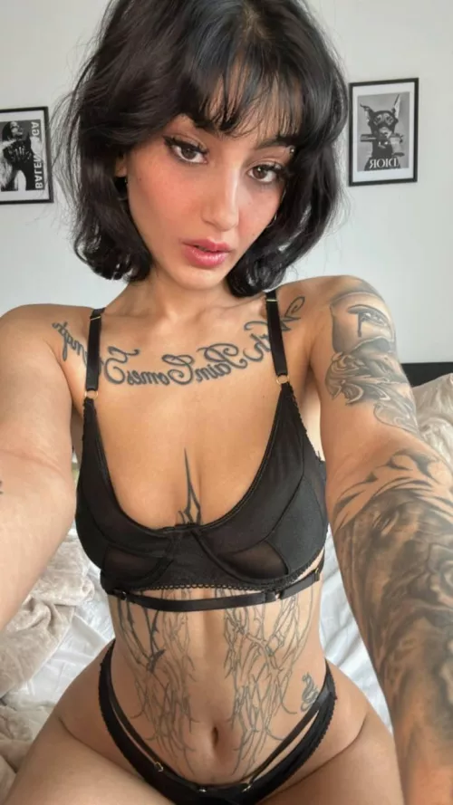 Would you rather bust on my small titties or on my face?