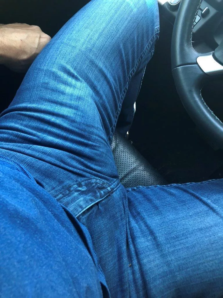 Wow, looks like stepdad’s really enjoying the drive!!  