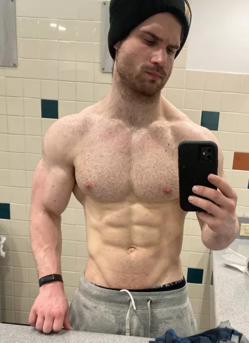 You guys like non nude gym pics or do you prefer nude?
