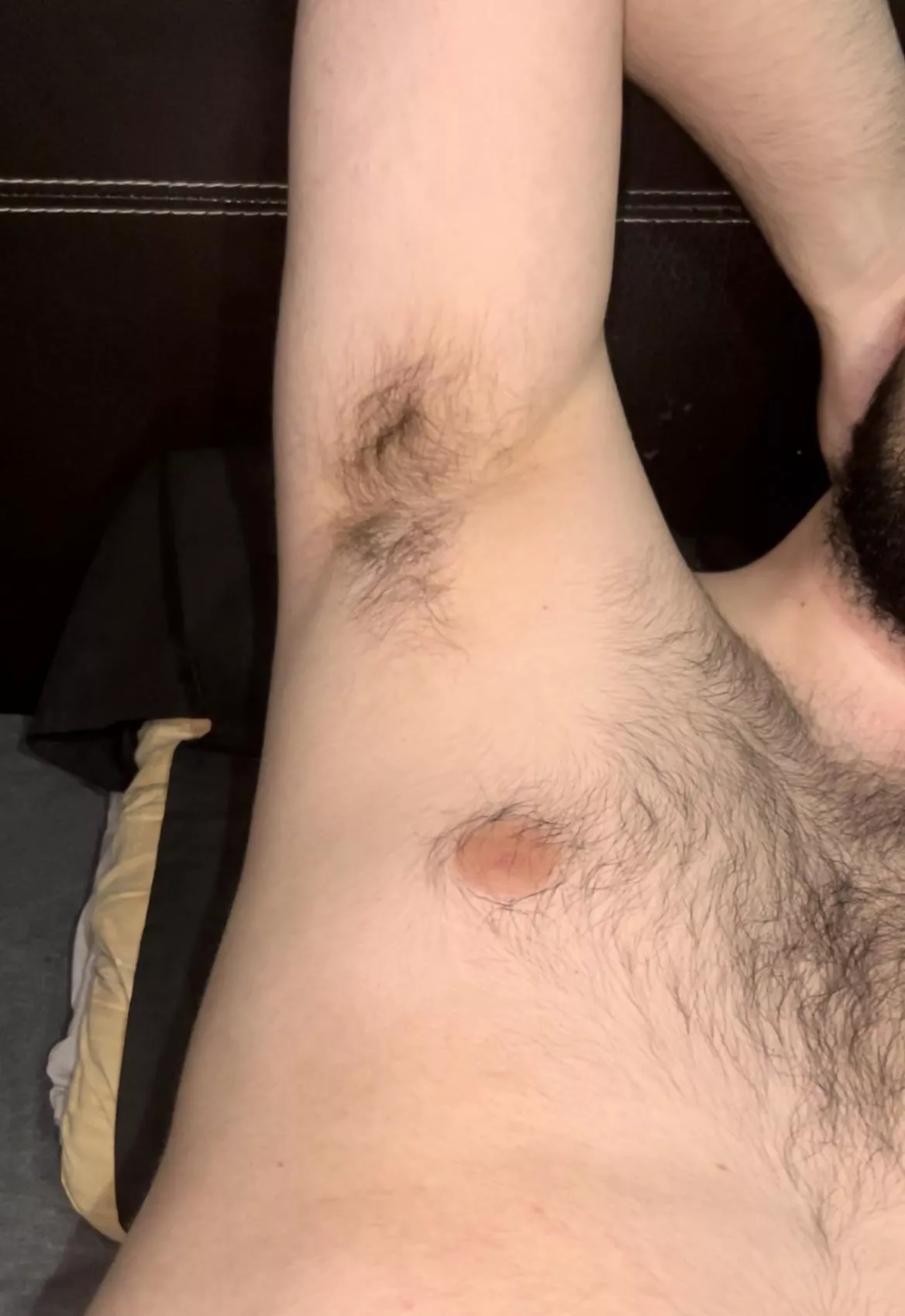 You like musky alpha scent??💪🏼💦 Dms open😈