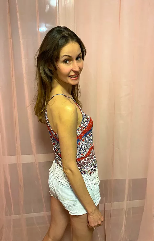 You want to know what it's like to be happy with me. Then show your imagination and I will help you.