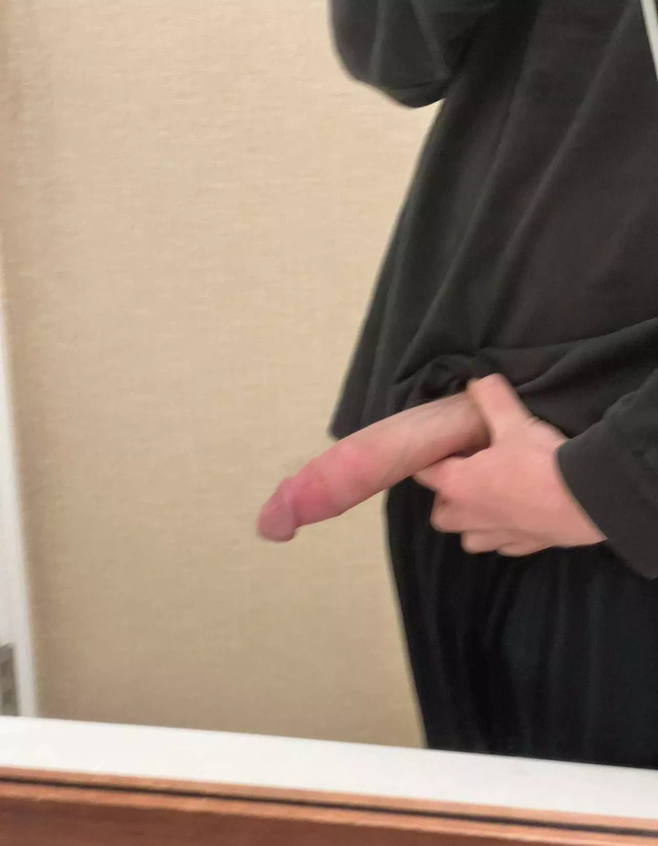 (20) I’m soooo horny 😖