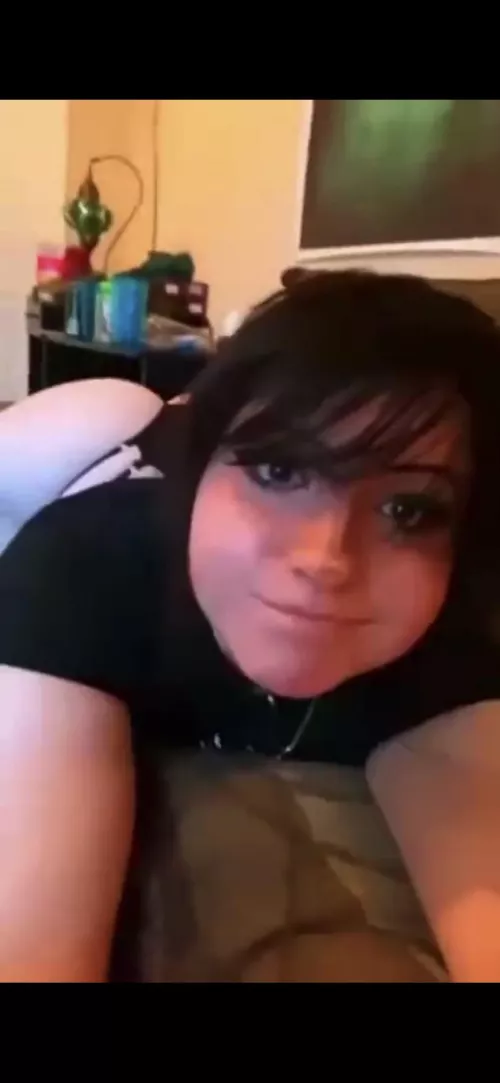 Anyone know her name (i know the pic sucks)