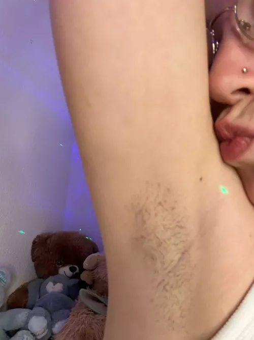 Are older men interested in petite 18yo girls armpits like mine?